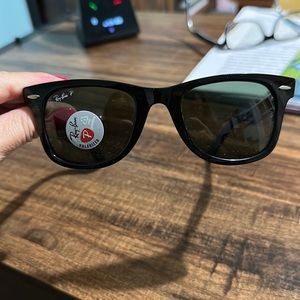Ray Ban Polarized Wayfarer RB4340